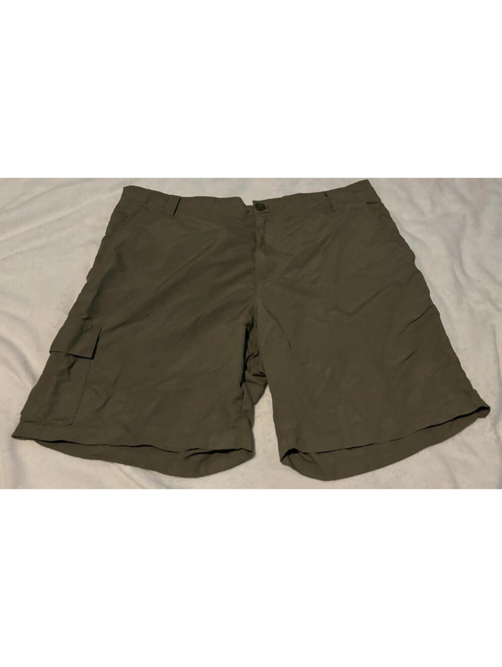 Columbia Olive Cargo Shorts Mens Size 36" || pre-owned